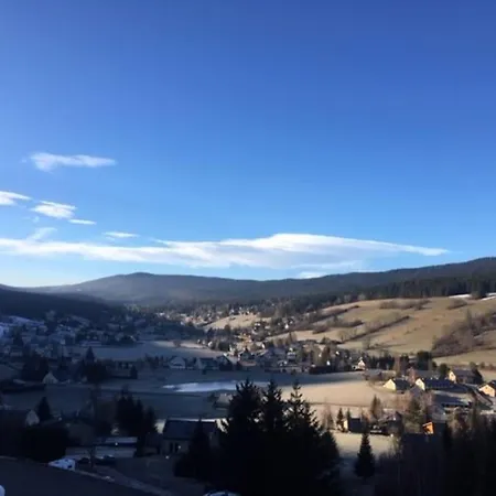 La Haut, Dans Les Montagnes ...