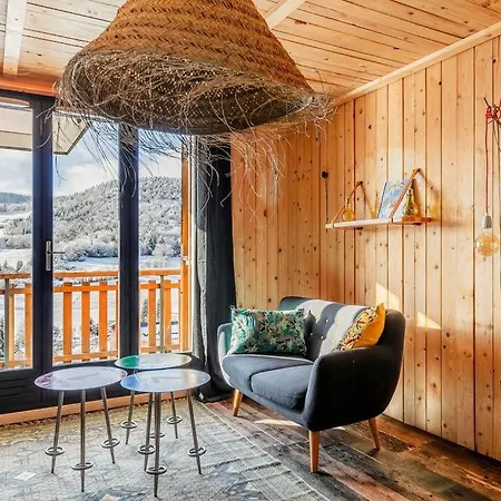 Apartment La Haut, Dans Les Montagnes ... *